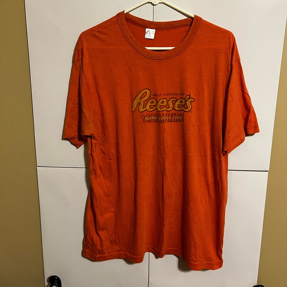 Reese’s tee